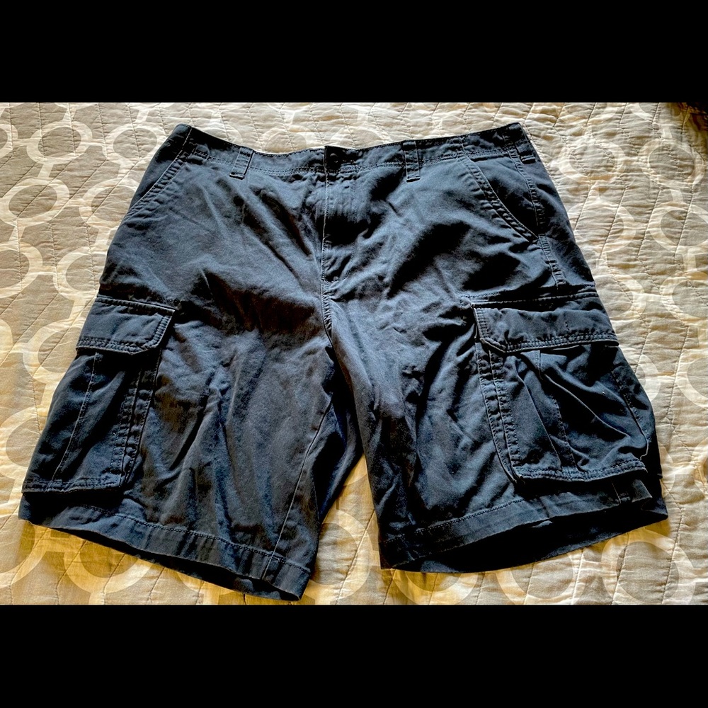 Old Navy Men’s Cargo Shorts 42 Discontinued Style